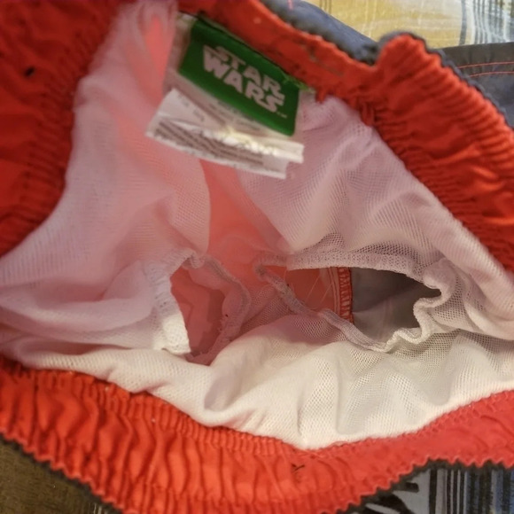 Star Wars Boy's Swim Trunks & Rashguard 4T - Picture 6 of 8